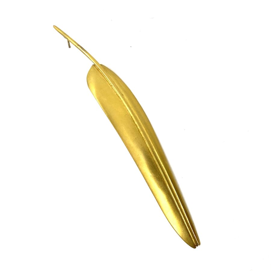 Ted Muehling Thin Feather Earring - Image 3