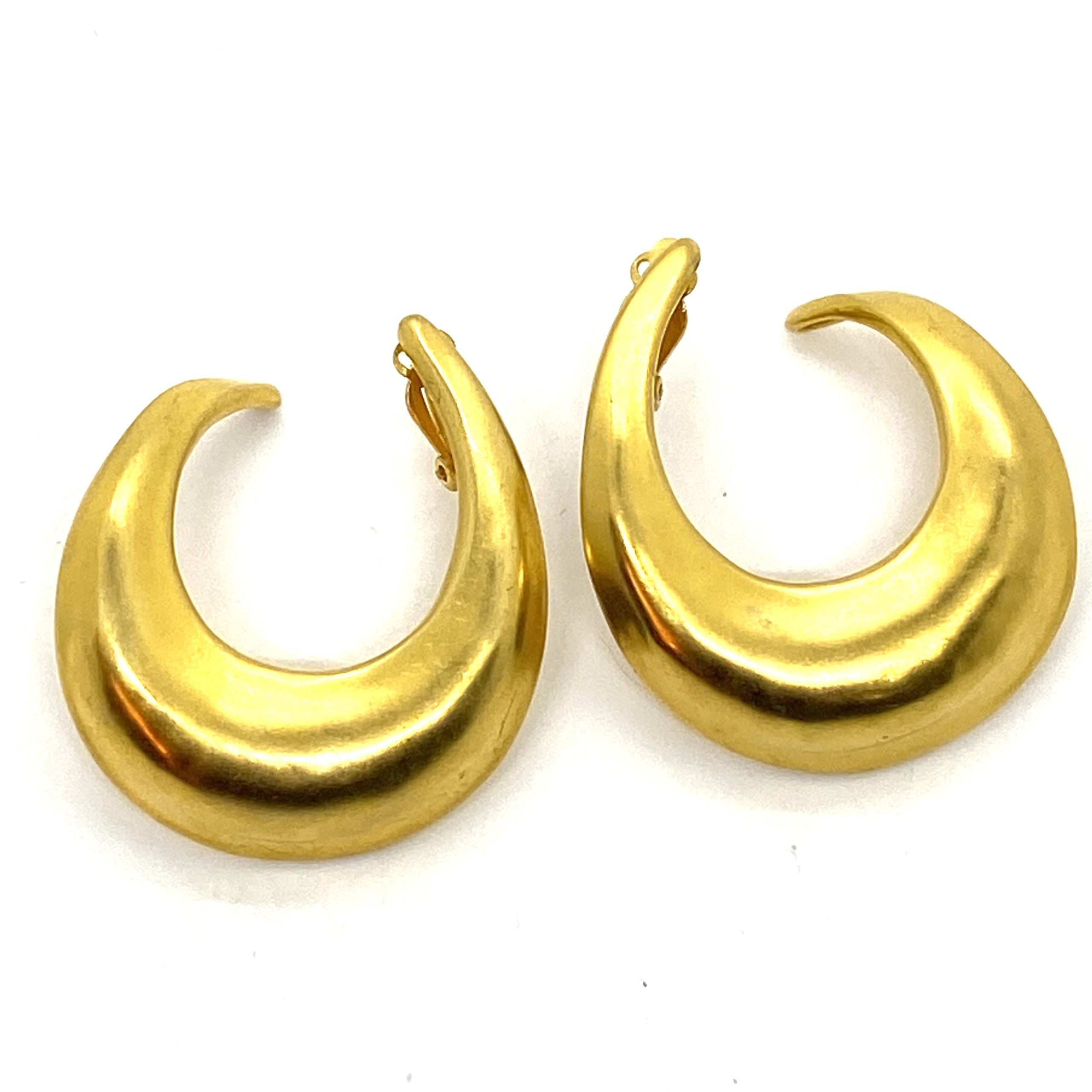 Very Iconic Hoop Earrings - Gold