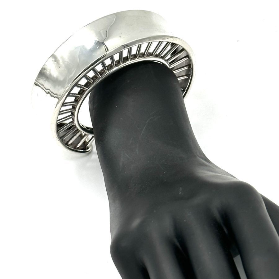 Robert Lee Morris Sterling Silver Turbo-Fan Cuff 1976 - Image 5