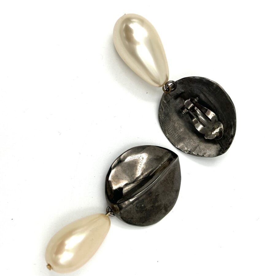 Robert Lee Morris Black Leaf/Pearl Drop earrings - Image 3