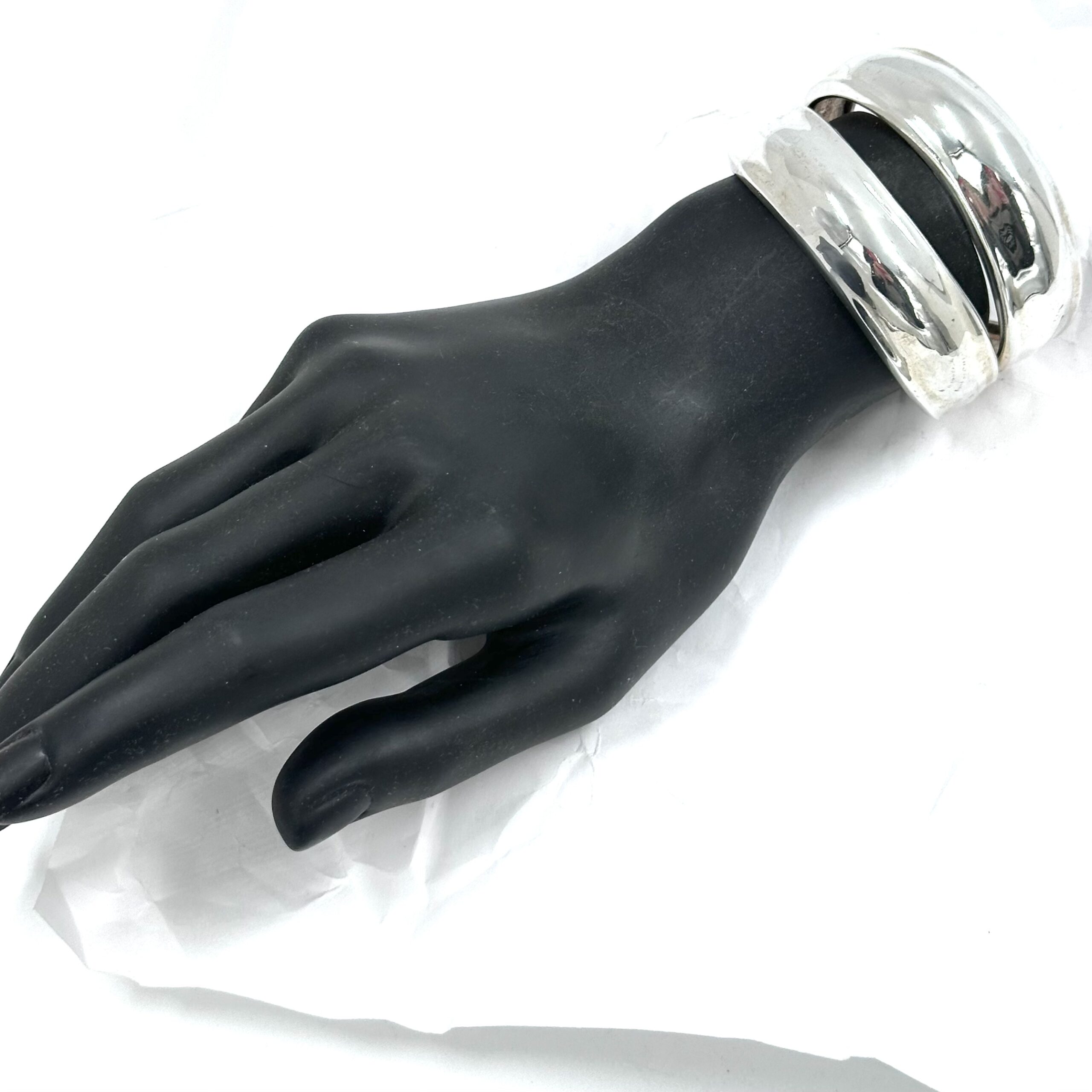 Robert Lee Morris Silver Double Bubble Cuff - Image 4