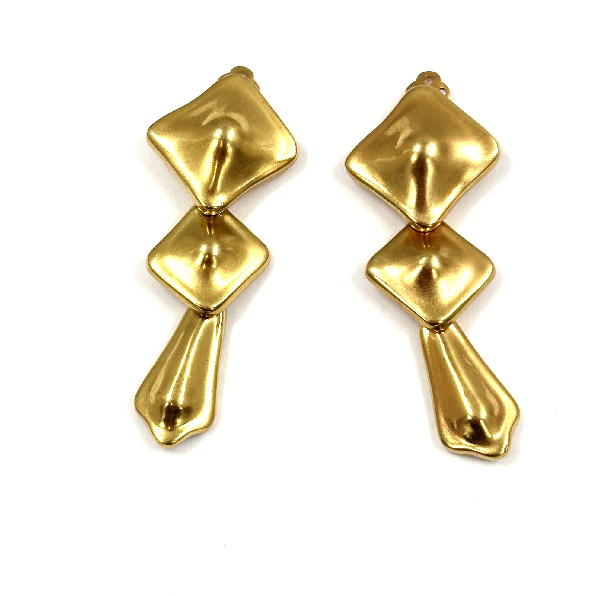 Robert Lee Morris Mother of Home Alone earrings