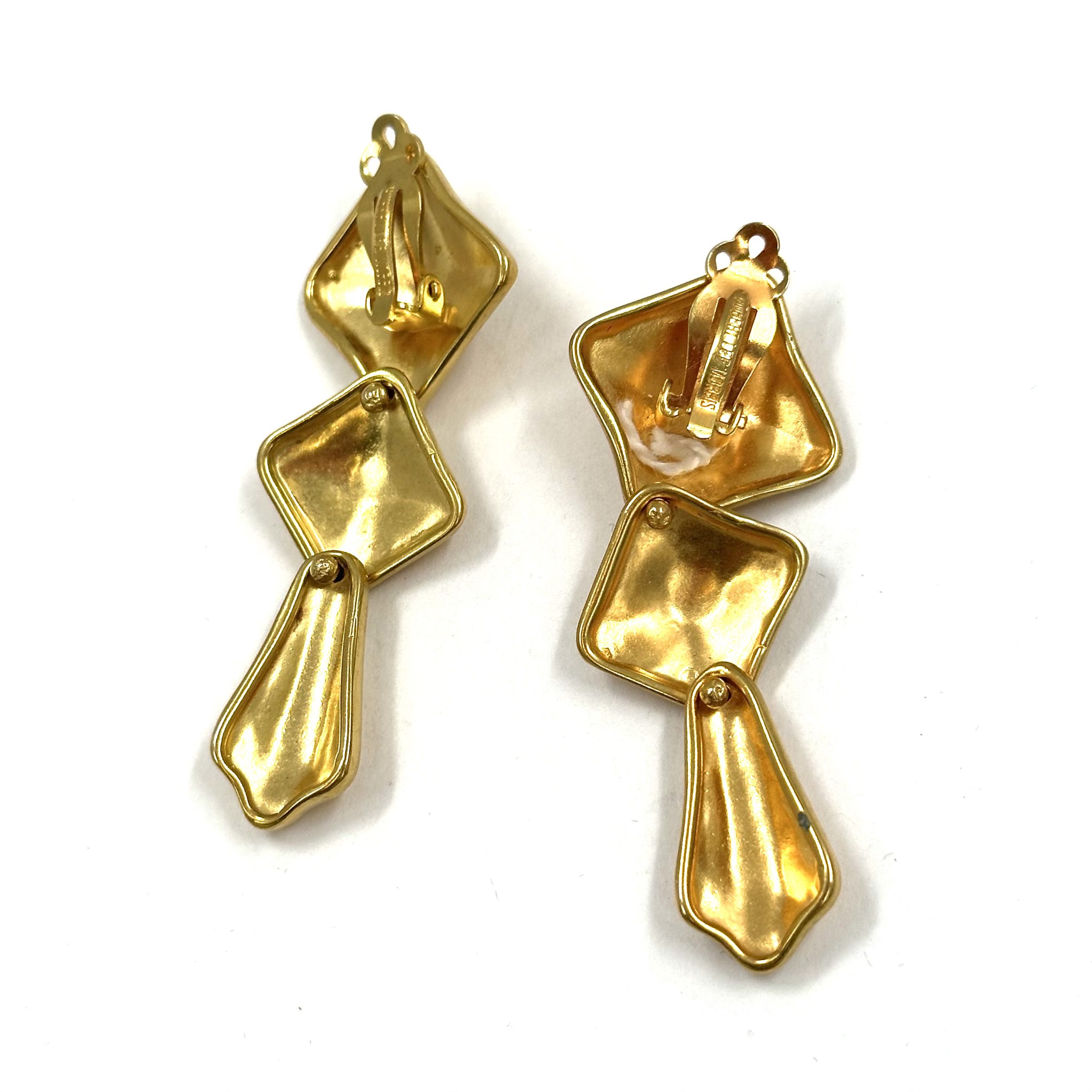 Robert Lee Morris Mother of Home Alone earrings - Image 3